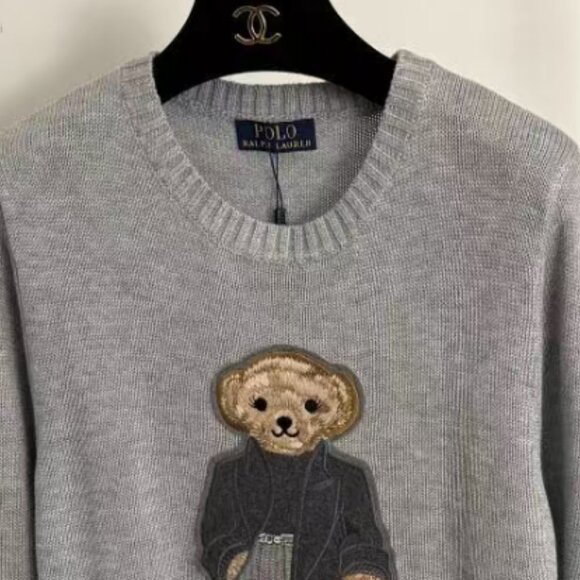 Polo Ralph Lauren Gray sweater with bear pattern on handbag - Picture 3 of 6